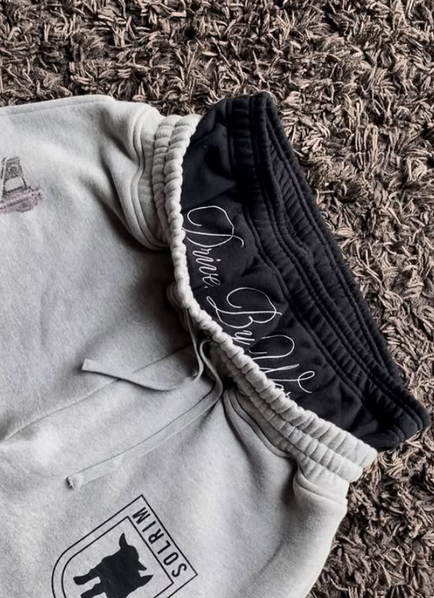 "war" baggy sweats
